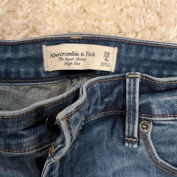 Abercrombie & Fitch Super Skinny High Rise Jeans - Picture 4 of 4